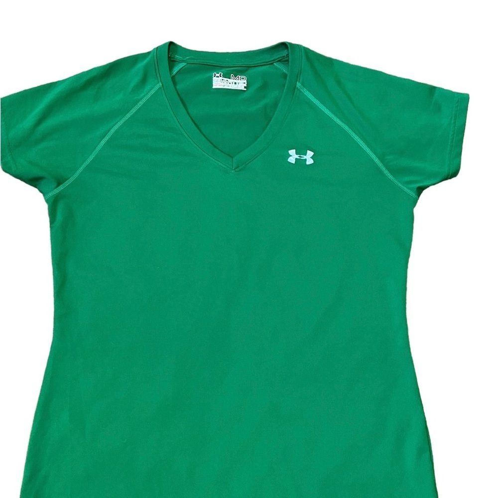 Under Armour Women’s Medium Semi Fitted T- Shirt